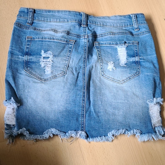 Jean skirt - Picture 2 of 3